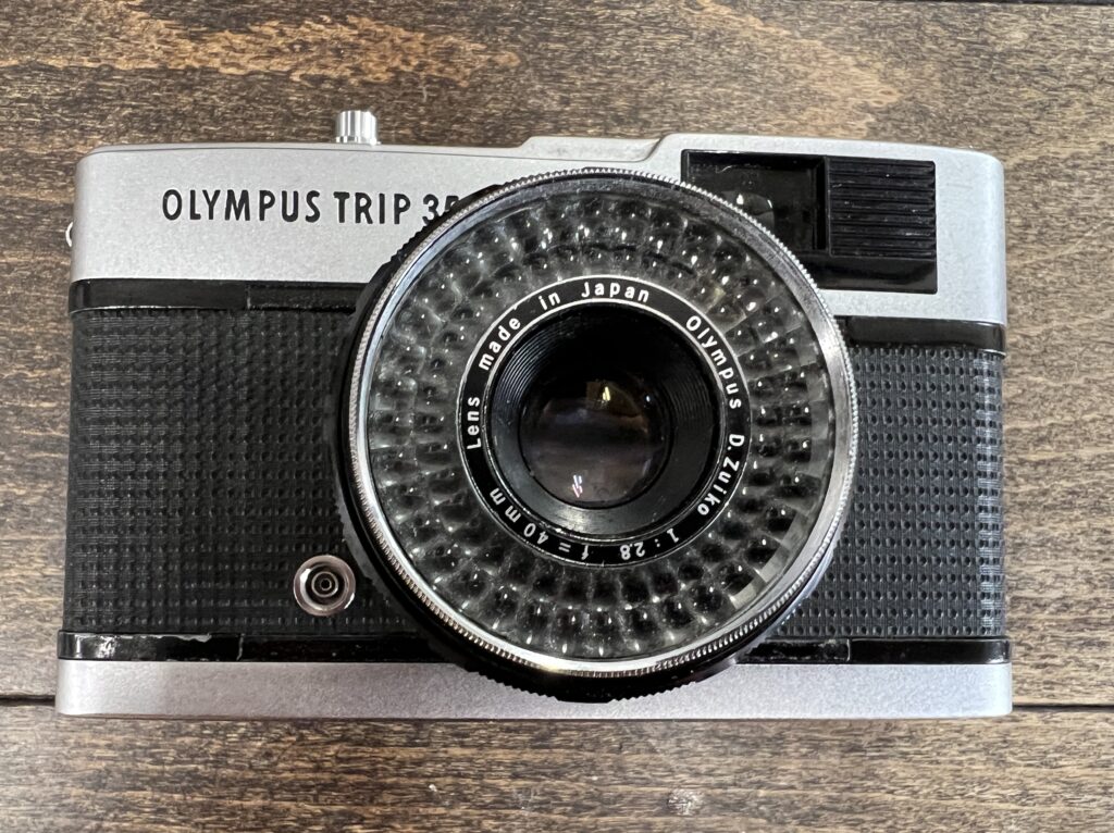 OLYMPUS TRIP 35 】レトロなフィルムカメラでエモい!?写真を撮ってみた 